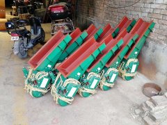 現(xiàn)貨供應(yīng)各種型號(hào)電磁振動(dòng)給料機(jī)、GZ電磁給料機(jī)、礦用電磁振動(dòng)給